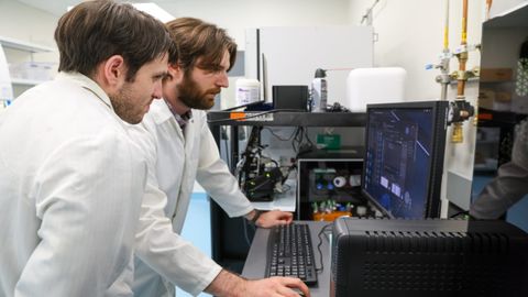 Los autores del estudio, Hunter Schweiger (izquierda) y Ash Robbins.