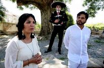Carmen �lvarez y Jorge Ru�z presentaron el festival ayer en Vista Alegre con un mariachi.