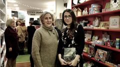 La ourensana Alba Cid, a la derecha, junto a la poeta Chus Pato