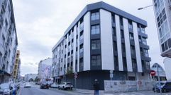 Adem�s de construcciones de pisos desde cero, en Carballo tambi�n se han aprovechado locales de planta baja para levantar sobre ellos todo un edificio. Por ejemplo, el de la imagen, entre Luis Calvo y N�bedas. La licencia le fue concedida a principios de junio del 2025, y el inmueble ya est� terminado.