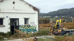 Maquinaria trabajando este martes 18 de noviembre en los terrenos de la ciudad deportiva de Mandi.