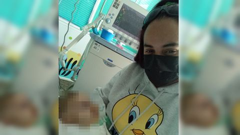 María con su hijo.