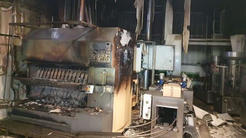 Estado en el que qued� la nave de Sidra Viuda Angel�n tras el fuego