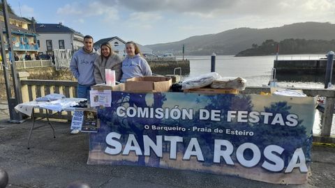 La comisin de fiestas de Santa Rosa vende sudaderas o lotera