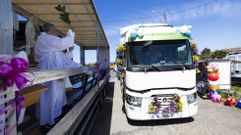 San Cristovo en Carballo: la procesi�n de veh�culos, en im�genes