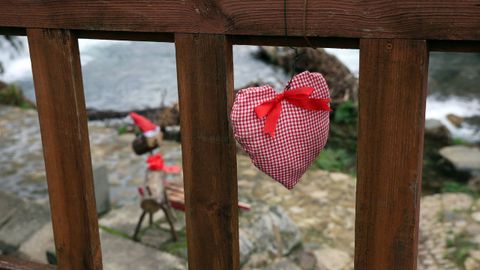 NAVIDAD, DECORACION NAVIDEÑA HECHA POR LOS VECINOS DE LA ALDEA DE A CROCHA