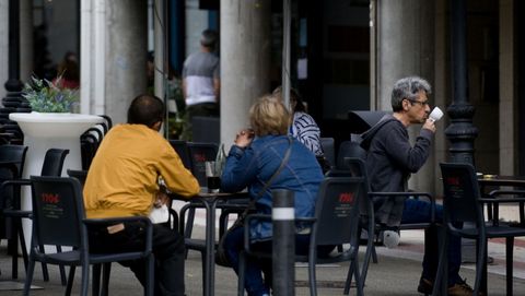 Primer d�a en Arteixo tras las restricciones impuestas por la Xunta. 