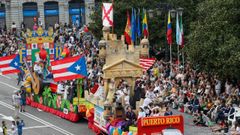 Las calles del centro de Oviedo acogen este jueves el tradicional desfile del da de Amrica en Asturias, en su 72 edicin