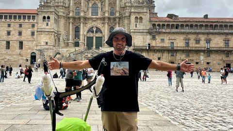 David al llegar a la Praza do Obradoiro.