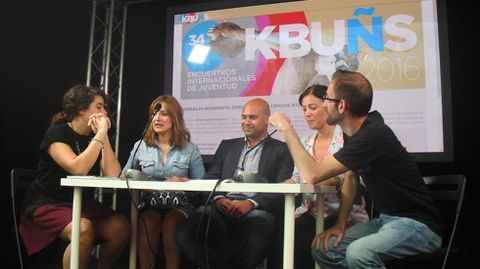 Un momento de la presentaci�n de Kbue�es 2016