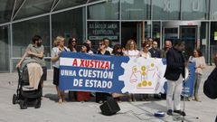 Abogados protestan en Ourense para reclamar condiciones dignas para el turno de oficio y mejoras generales para su profesi�n.