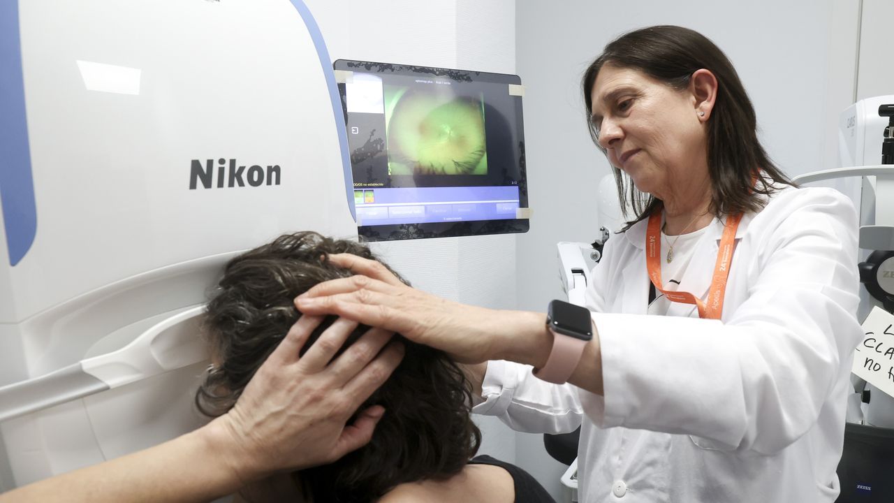 Pacientes de toda España buscan una cura en Galicia