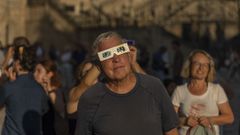 Foto del momento del eclipse en la praza do Obradoiro