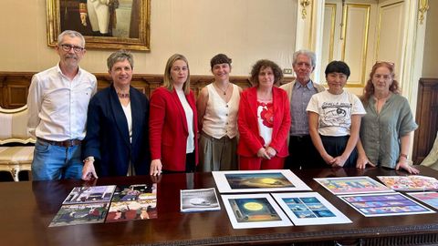 O xurado reuniuse este martes no pazo de Raxoi, onde a alcaldesa anunciou as obras distinguidas