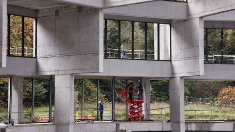 Empiezan los trabajos para tratar de montar la cúpula de Bastiagueiro