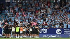 Los�jugadores y cuerpo t�cncio del Celta Fortuna celebraron el empate con los aficionados.