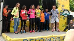 Paula Mayobre, junto a otros premiados en Esgos