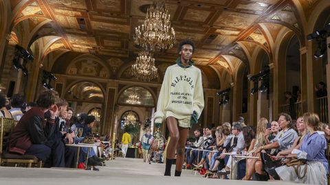 Otro instante del desfile