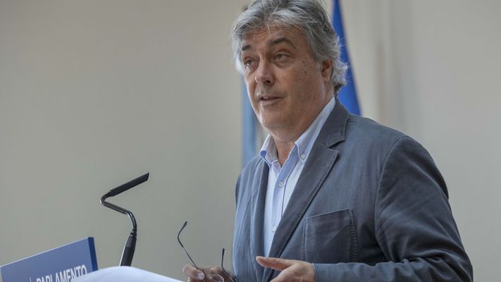 Pedro Puy, durante un rueda de prensa en el Parlamento de Galicia.