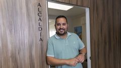 Imagen de Iago Toba en el despacho de alcalía, días antes de que el BNG, PP e IxMuxía presentaran una moción de censura contra el PSOE.