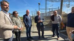 Tom�, entre el representante del ADIF, a su izquierda, y el director de obra