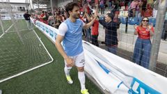 Lucas Puime celebra con sus aficionados la clasificaci�n para el playoff de ascenso