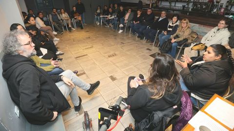 Imagen de archivo de la primera reunin celebrada en Viveiro por familias de nios con TEA, TDAH, altas capacidades, dislexia o sndrome de Down, entre otras neurodivergencias