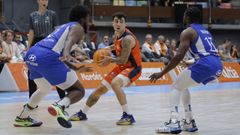 D�dac Cuevas, durante el Teresa Herrera de Baloncesto disputado entre el Leyma y el Oporto.