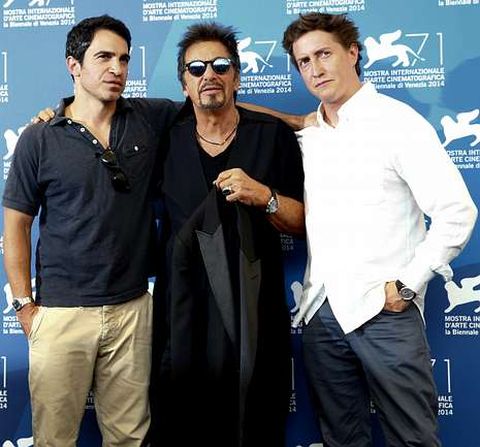 <span lang= es-es >Presentación </span>Al Pacino xunto aos actores David Gordon e Chris Messina durante a presentación da nova película «The Humbling» na Mostra Internacional de Venecia.