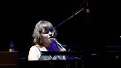 J.P GANDUL | EFE. La cantante, compositora y pianista estadounidense Norah Jones, durante el concierto que cierra la tercera edici�n del ciclo musical Noches del Bot�nico 