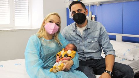 El Cl�nico realiza el primer parto natural en Espa�a de un ni�o sano con madre receptora de doble trasplante