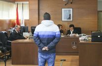 El acusado, ayer en la sala de audiencias del Juzgado de lo Penal 1 de Ferrol. 