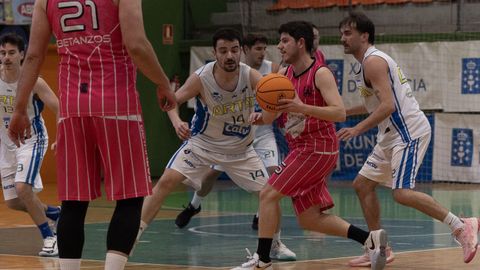 Partido entre el Calvo Artai y el Santo Domingo B