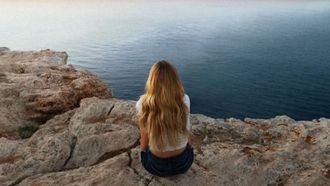 Parte de la portada del libro de La Vecina Rubia �Contando atardeceres�, publicado en  el 2022