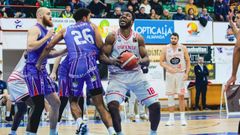 Aboubacar, n�mero 18, jugador del COB.