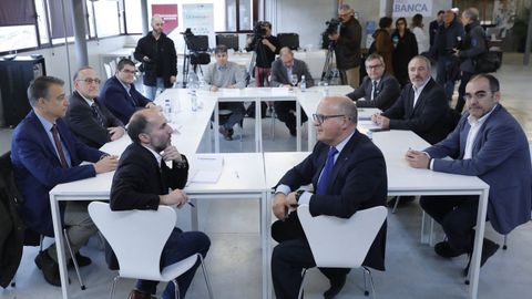 Una de las reuniones mantenidas en La Molinera para abordar la financiaci�n del proyecto, con representantes de varias administraciones.