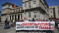 Concentraci�n del comit� de empresa de f�brica de Ence Pontevedra