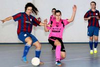 Los aficionados disfrutaron del derbi Ponteceso-Esteirana.