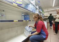 En los supermercados hubo desabastecimiento de agua por la s�bita y enorme demanda. 
