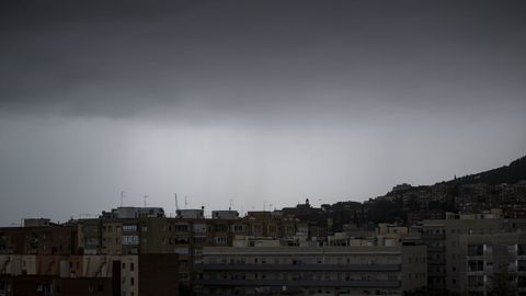 Cielo de tormenta sobre Barcelona.