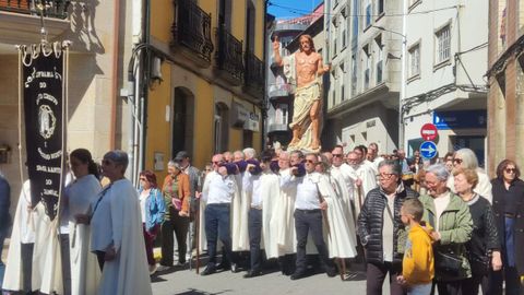 Procesi�n del Resucitado en la parroquia de O Carami�al de A Pobra