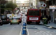El gobierno local plantea sustituir el sistema del carril bus por la llamada v�a prioritaria eficiente.