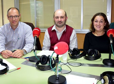Amancio Lavandeira, Joaqu�n Vidal y Susana Toja hablaron sobre las l�neas de autob�s. 