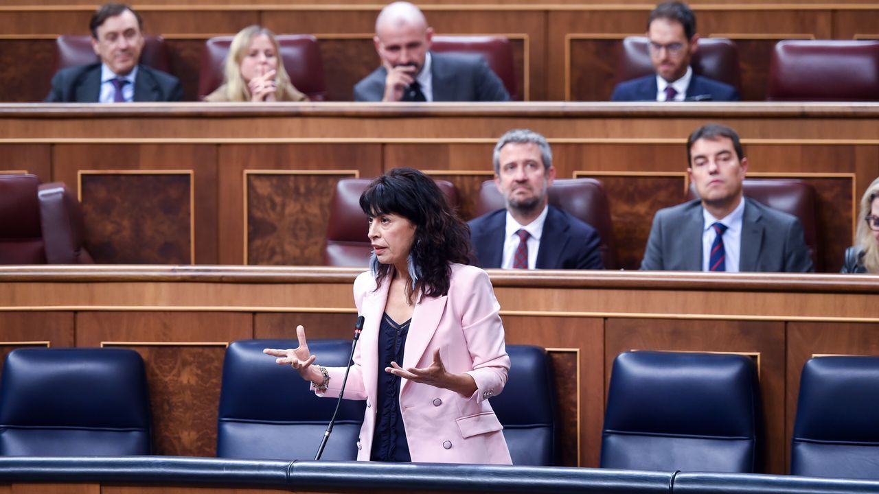 El Senado pide a Igualdad que informe cada tres meses sobre el funcionamiento de las pulseras antimaltrato