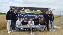 Alumnos del Campus de Ourense en Munich con su dron, CORV-0