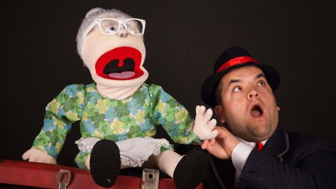 Un momento da representaci�n do espect�culo  �Filipa cos contos�, da compa��a Bandullo Azul