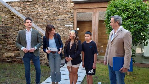 La conselleira de Vivenda entregó ayer una vivienda en A Tinería