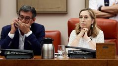 El vicepresidente primero del Congreso, Nacho Prendes, de Ciudadanos, y la presidenta del Congreso, Ana Pastor, del PP