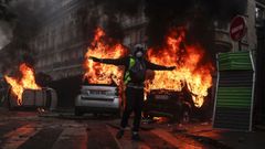 M�s de cien detenidos en Par�s en unos disturbios de una �violencia inaudita�