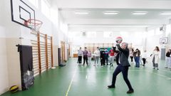Alfonso Rueda, jugando al baloncesto